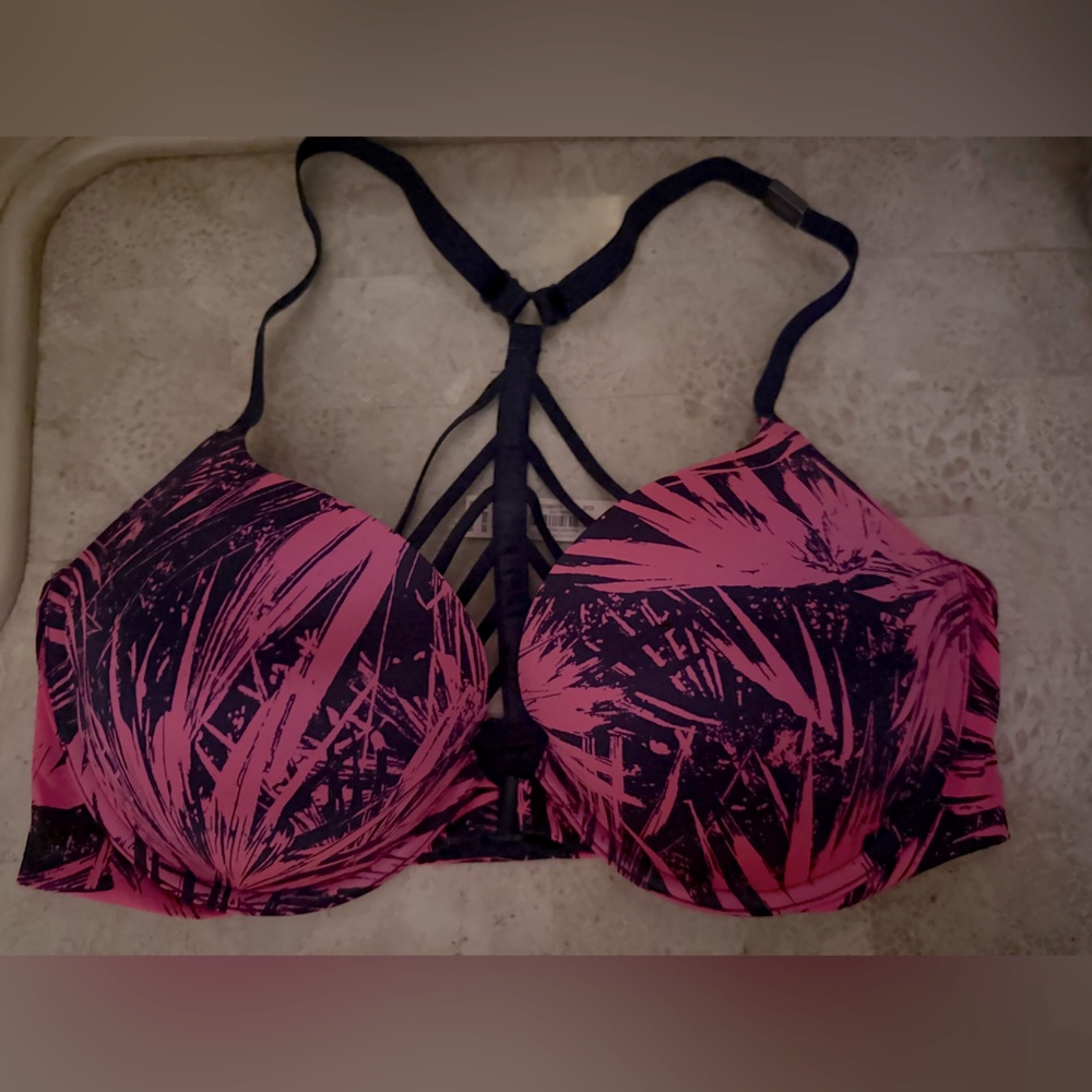 NWT Victoria’s Secret’s Pink and Black very sexy push up Strappy Bra, size  38D